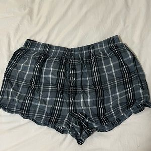 Pink (VS) Boxers/Sleepshorts in size medium